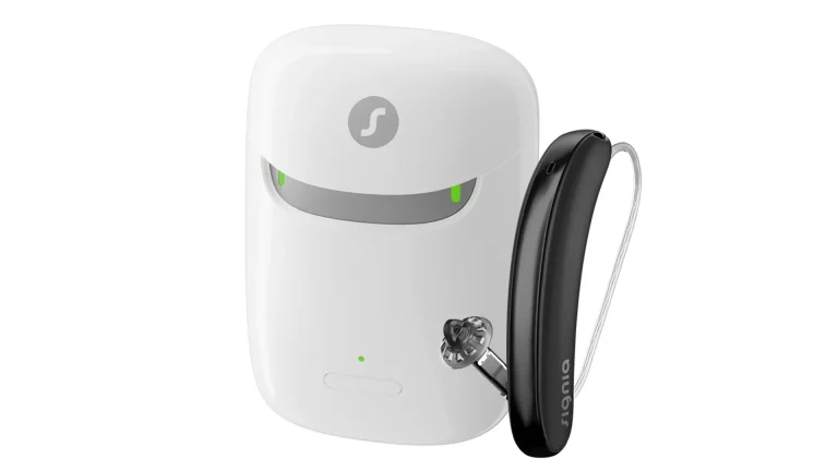 Signia CROS Styletto IX hearing aid with charger